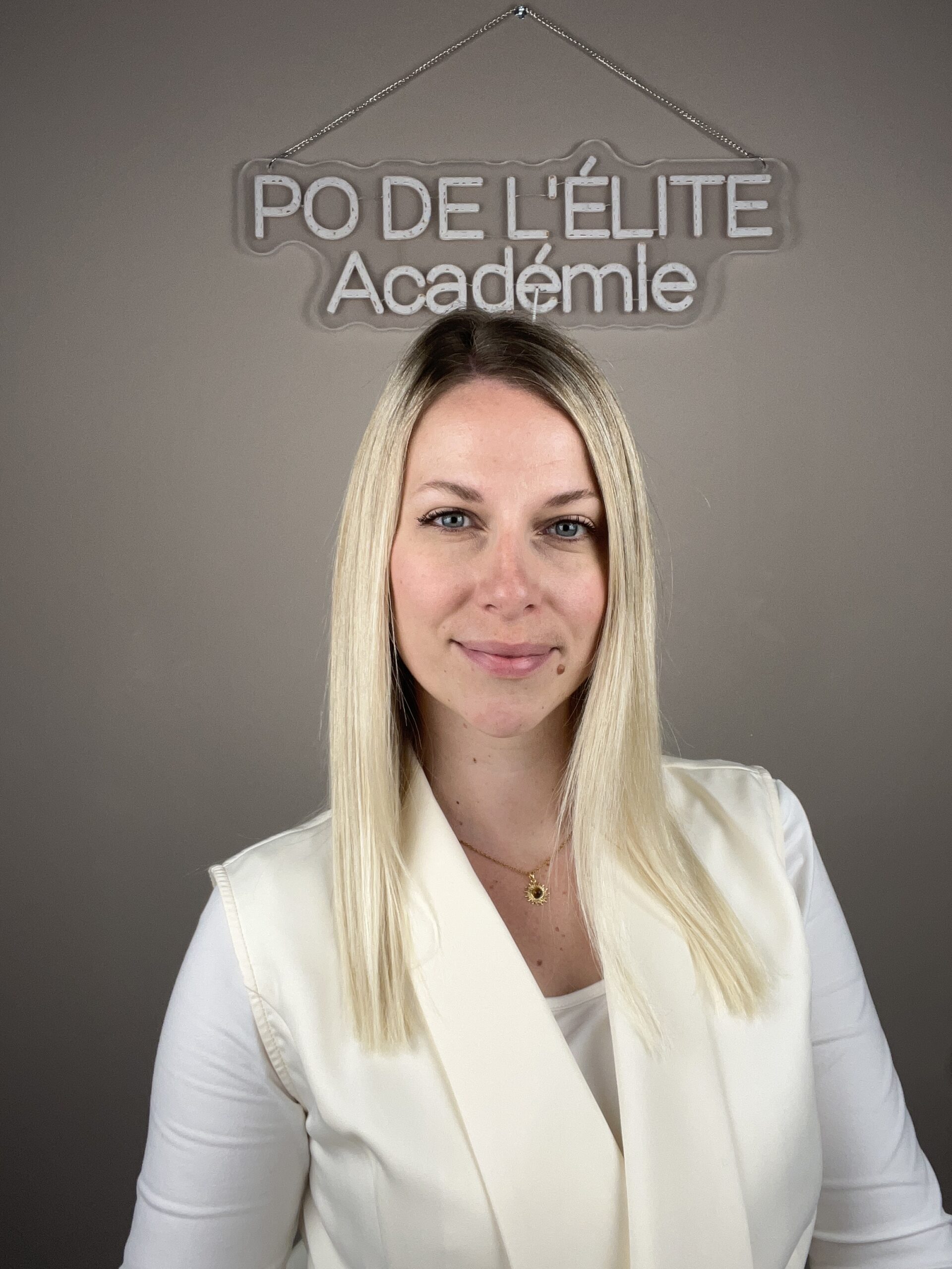 Prothésiste ongulaire et formatrice | Charlotte ZABBARA, formation en ligne prothésiste ongulaire. Prothésiste ongulaire Haute-Savoie
